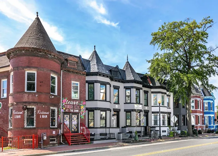 The Hart Wardman -14 Brand New Condos Hidden Inside A Historic Landmark